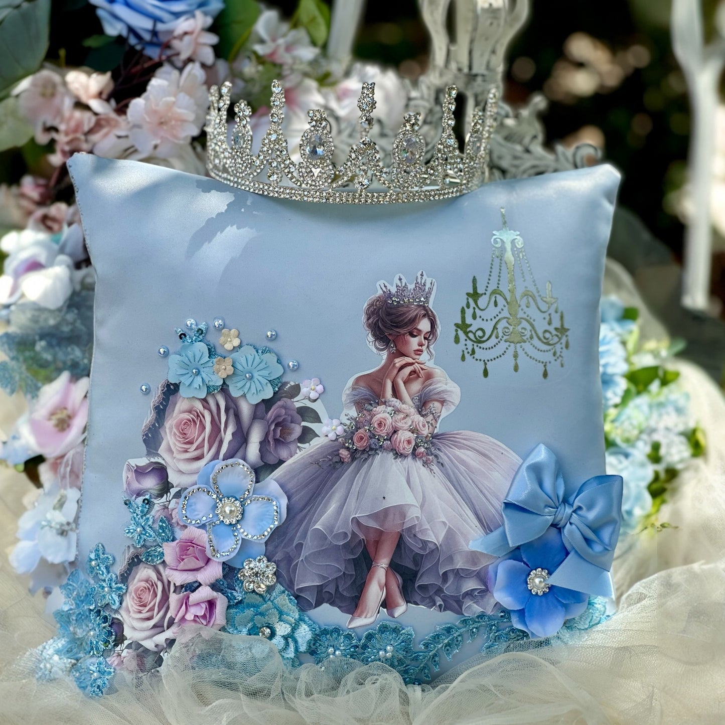Baby blue quince crown pillow