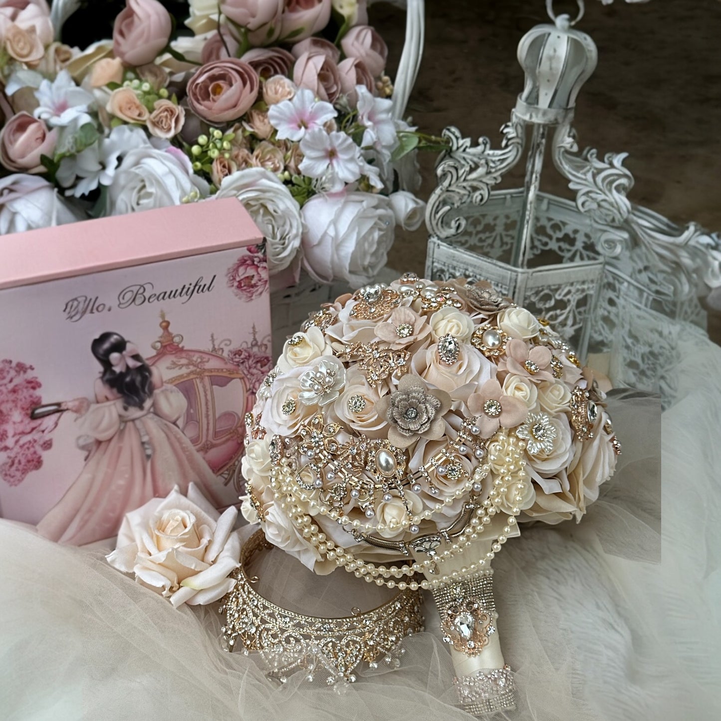 Quince Bouquet-Champagne, gold, ivory