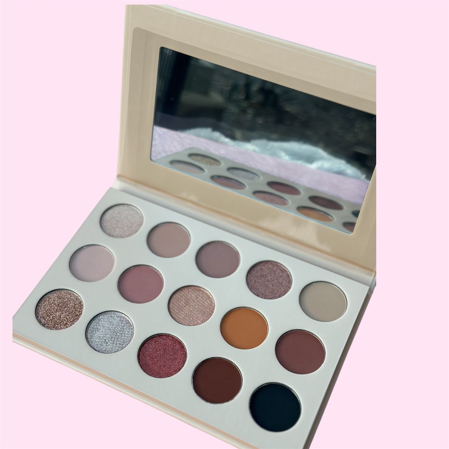Elegant Nude Makeup Palette – 20 Soft Neutral Shades